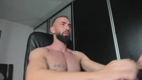 MichaelEvansx online show from October 20, 2025, 7:47 pm