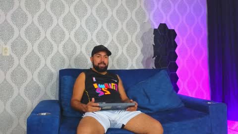 Michaell online show from January 31, 2025, 1:22 am