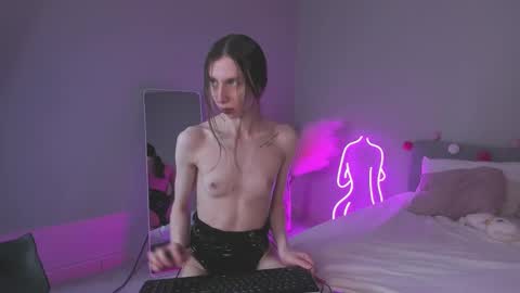 michele_mack online show from March 4, 2025, 3:00 am