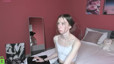 michele_mack online show from September 9, 2025, 2:33 am