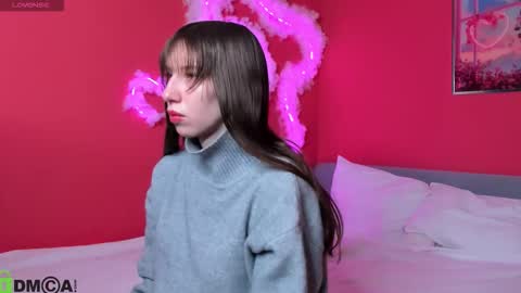 michele_mack online show from November 24, 2025, 2:33 am