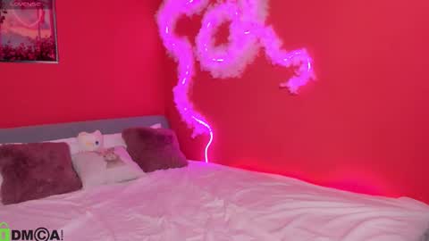 michele_mack online show from December 1, 2025, 2:27 am