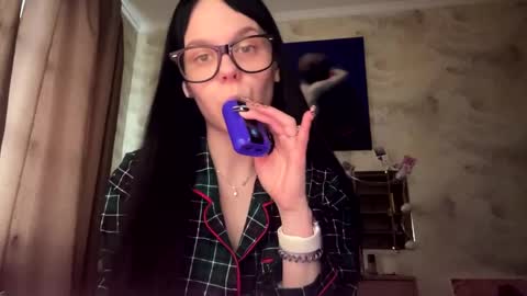 Alice online show from April 23, 2026, 1:57 pm