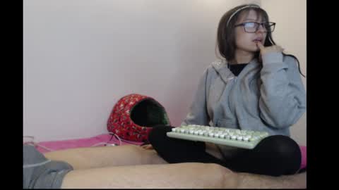 Michell online show from June 5, 2026, 3:13 am