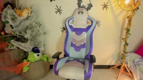 michelle chang online show from October 23, 2025, 6:06 pm