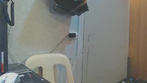 michelle_ux online show from November 13, 2025, 8:02 am