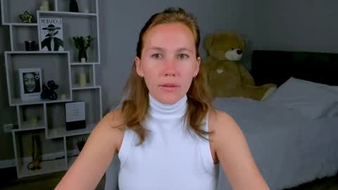 MichelleOrtis online show from April 21, 2026, 2:15 am