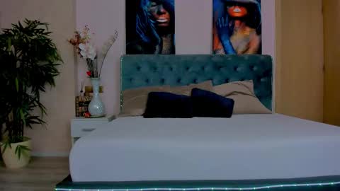 michellereys online show from September 13, 2025, 7:13 pm