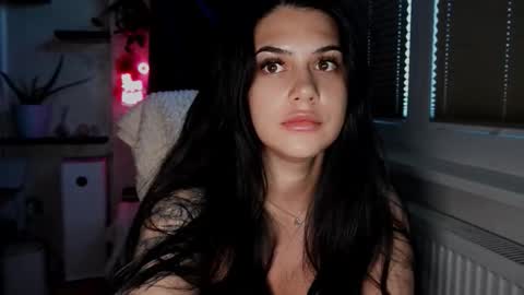 michellerossee online show from November 26, 2025, 6:03 am