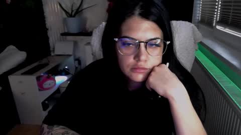 michellerossee online show from November 29, 2025, 10:07 am