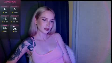 Snapshot of michellevelour chatting on July 3, 2026, 5:19 pm Michelle online show from July 3, 2026, 5:19 pm