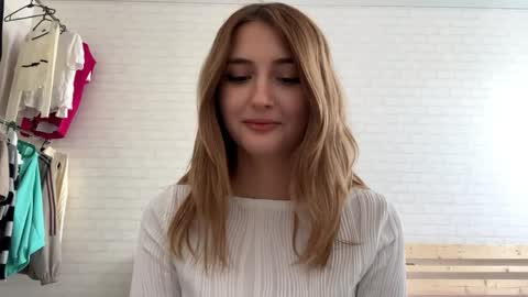 Jenny online show from April 11, 2026, 12:31 pm