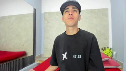 mick_lollipopp online show from April 22, 2026, 7:48 pm