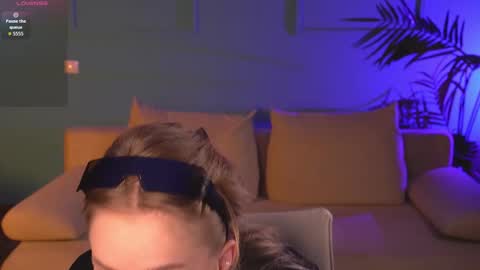 Micky online show from March 26, 2026, 6:35 pm