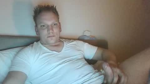 Snapshot of mickkxl chatting on January 13, 2025, 7:31 pm mickkxl online show from January 13, 2025, 7:31 pm