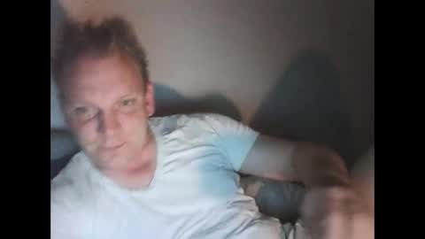 Snapshot of mickkxl chatting on March 6, 2026, 7:54 pm mickkxl online show from March 6, 2026, 7:54 pm