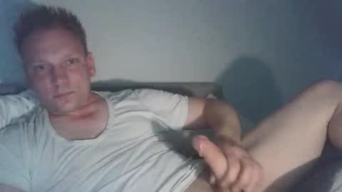 Snapshot of mickkxl chatting on March 19, 2026, 12:20 pm mickkxl online show from March 19, 2026, 12:20 pm