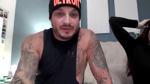 Snapshot of mickyandmallory2 chatting on January 18, 2026, 2:37 am MickeyandMallory online show from January 18, 2026, 2:37 am