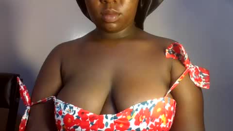 Snapshot of midnightt_curves chatting on June 23, 2026, 12:52 am midnightt_curves online show from June 23, 2026, 12:52 am