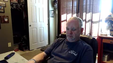 midwestdad09 online show from December 4, 2025, 3:43 pm