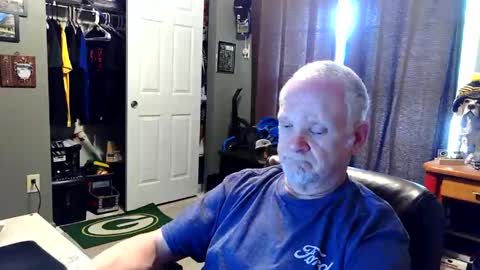 midwestdad09 online show from April 17, 2026, 9:18 pm