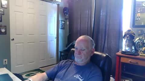 Snapshot of midwestdad09 chatting on June 6, 2026, 6:23 pm midwestdad09 online show from June 6, 2026, 6:23 pm
