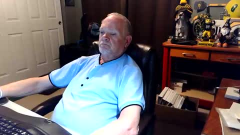 Snapshot of midwestdad09 chatting on June 8, 2026, 9:20 am midwestdad09 online show from June 8, 2026, 9:20 am