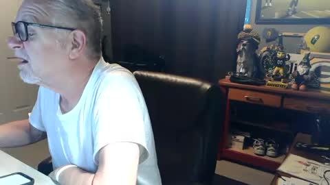 Snapshot of midwestdad09 chatting on June 21, 2026, 10:51 am midwestdad09 online show from June 21, 2026, 10:51 am