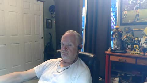 Snapshot of midwestdad09 chatting on June 29, 2026, 10:15 am midwestdad09 online show from June 29, 2026, 10:15 am