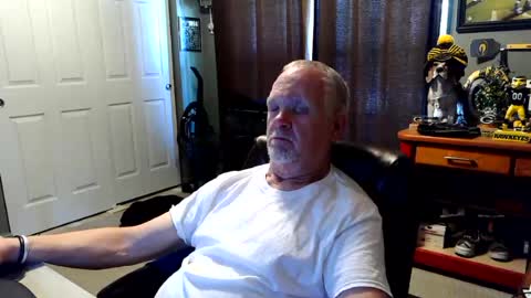 Snapshot of midwestdad09 chatting on June 30, 2026, 1:23 pm midwestdad09 online show from June 30, 2026, 1:23 pm