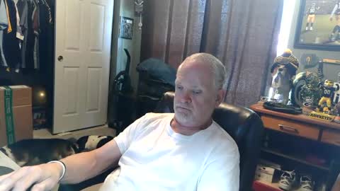 Snapshot of midwestdad09 chatting on July 8, 2026, 5:50 pm midwestdad09 online show from July 8, 2026, 5:50 pm