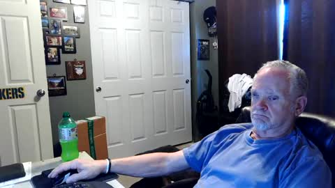 Snapshot of midwestdad09 chatting on July 13, 2026, 12:24 am midwestdad09 online show from July 13, 2026, 12:24 am