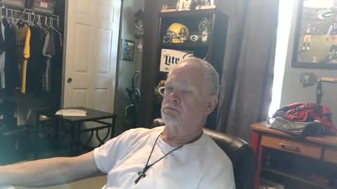 Snapshot of midwestdad09 chatting on July 17, 2026, 2:02 pm midwestdad09 online show from July 17, 2026, 2:02 pm
