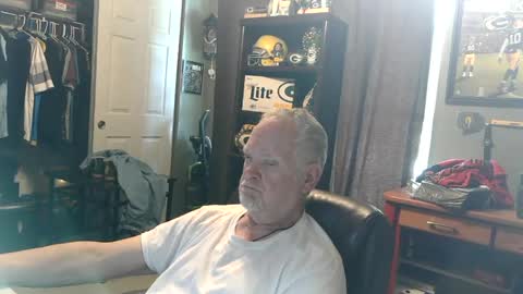 Snapshot of midwestdad09 chatting on July 18, 2026, 6:01 pm midwestdad09 online show from July 18, 2026, 6:01 pm