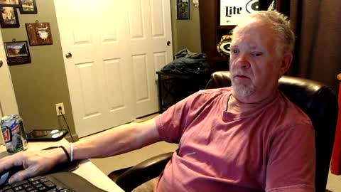 Snapshot of midwestdad09 chatting on July 26, 2026, 11:50 am midwestdad09 online show from July 26, 2026, 11:50 am