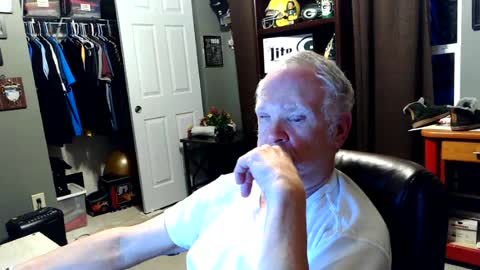 Snapshot of midwestdad09 chatting on July 31, 2026, 1:27 am midwestdad09 online show from July 31, 2026, 1:27 am