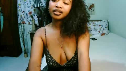 Snapshot of miel_07 chatting on May 16, 2026, 12:15 pm miel_07 online show from May 16, 2026, 12:15 pm