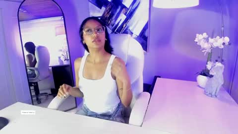 Snapshot of miel_ambar chatting on May 11, 2026, 1:17 pm miel_ambar online show from May 11, 2026, 1:17 pm