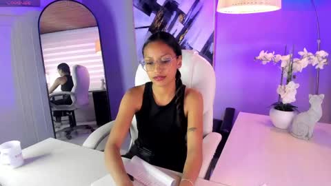 Snapshot of miel_ambar chatting on May 13, 2026, 2:14 pm miel_ambar online show from May 13, 2026, 2:14 pm