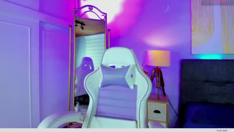 Snapshot of miel_ambar chatting on June 1, 2026, 2:08 pm miel_ambar online show from June 1, 2026, 2:08 pm