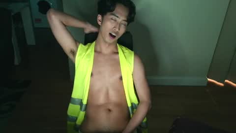 CLover online show from April 23, 2026, 6:32 pm