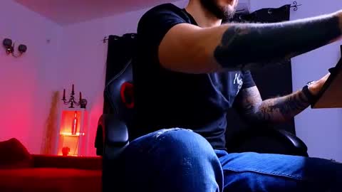 MightyAaron online show from September 23, 2025, 1:52 am