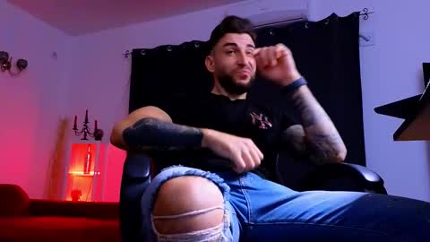 MightyAaron online show from November 6, 2025, 3:40 am