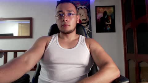 Snapshot of miguel0981 chatting on January 9, 2025, 3:26 am Strong Man online show from January 9, 2025, 3:26 am