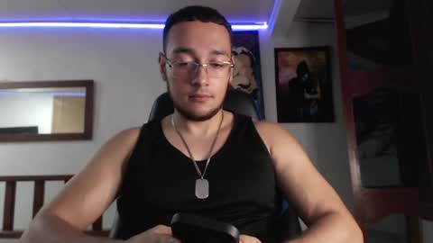 Snapshot of miguel0981 chatting on January 16, 2025, 2:30 am Strong Man online show from January 16, 2025, 2:30 am