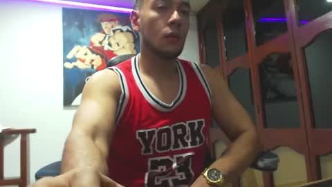 Snapshot of miguel0981 chatting on August 4, 2026, 5:43 am Strong Man online show from August 4, 2026, 5:43 am