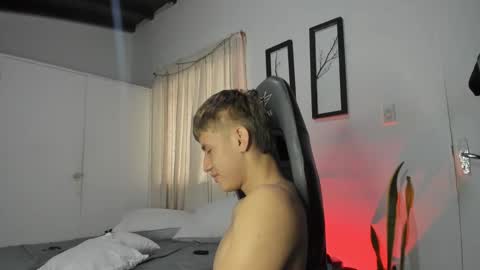 Miguel Hernandez online show from February 5, 2025, 6:37 pm