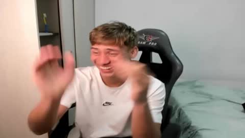 Miguel Hernandez online show from October 9, 2025, 7:34 pm