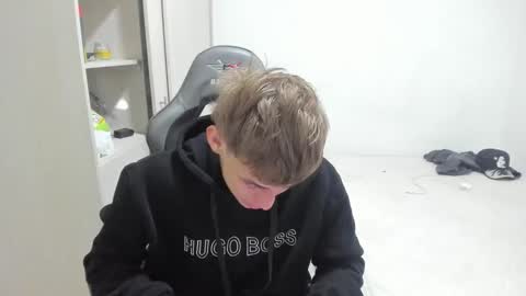 Miguel Hernandez online show from December 15, 2025, 11:31 pm