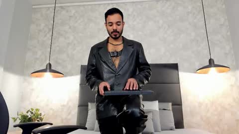 miguelsanfrancisco online show from October 25, 2025, 2:46 pm